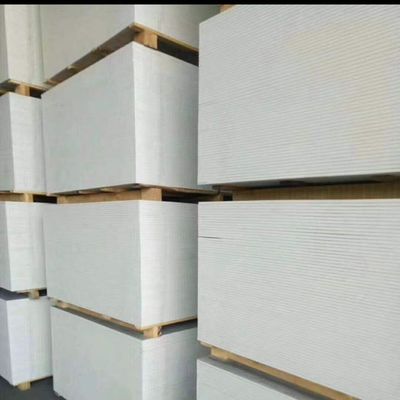 Revestimento de parede exterior Painel à prova de fogo e água em design moderno para fachada de apartamento