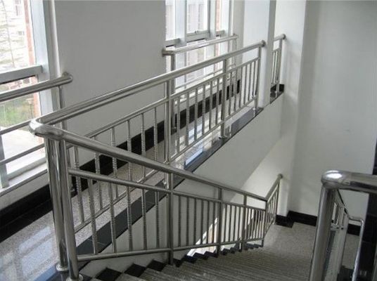 Balustrada metálica exterior para parede de apartamento montada em exterior