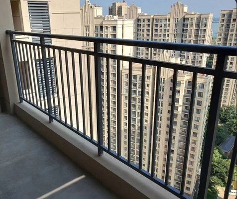 Apartamento Escadaria de ferro francês Barranco com guarnições metálicas montadas na parede Balaustrada