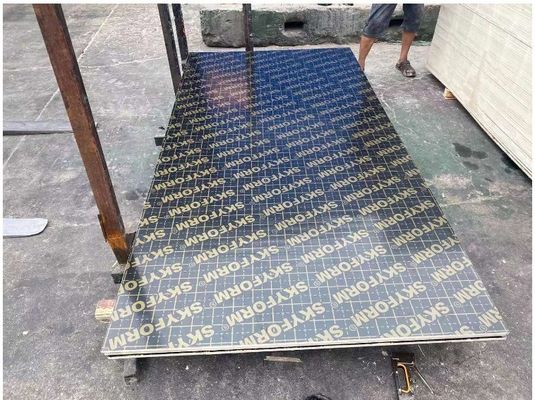 12 mm Filme de madeira compensada para construção Placa de veneer Material de superfície Placa de melamina