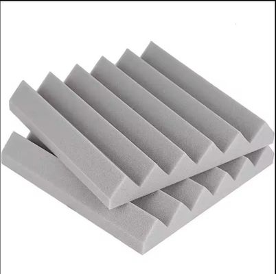 Material de Superisolamento acústico do fabricante espuma PU com densidade de 14-60 kg/m3 em preto