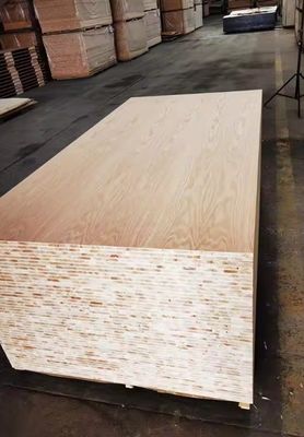 Decoração de hotéis 18mm Melamina contraplacado laminado com acabamento de superfície de placa de folheado