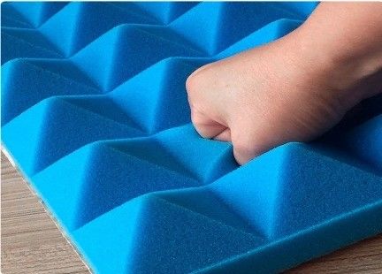 Algodão de isolamento acústico multiuso para estilo de design moderno em edifícios de escritórios
