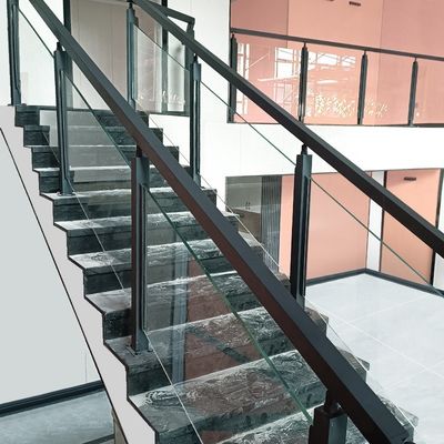 Moderno estilo de design escada montada na parede grades de vidro temperado com baluster de poste