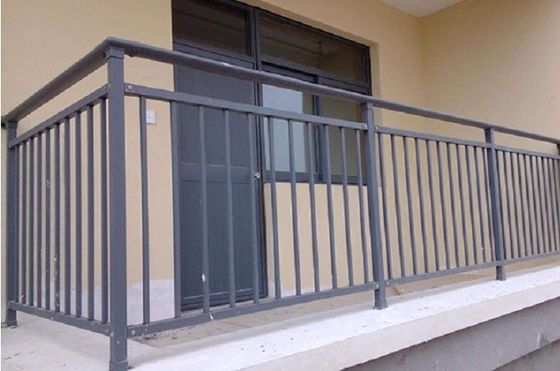 Escalão de aço inoxidável de design moderno para montagem na parede da varanda do apartamento