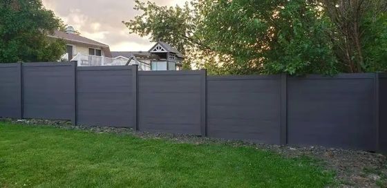 Moderno Design Estilo Madeira Plástico Composito Tábua de vedação Fácil de instalar e impermeável