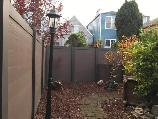 Moderno Design Estilo Madeira Plástico Composito Tábua de vedação Fácil de instalar e impermeável