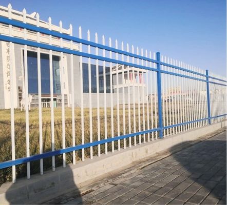 Guincho de escada de ferro contemporâneo para escadas de pátio em apartamentos modernos
