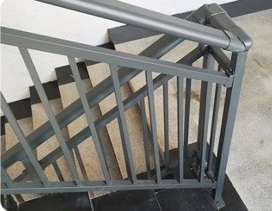 Apartamento de design moderno Balcão Aço inoxidável 304 316 Vermelho preto Escalão de escada