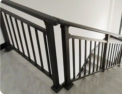 Apartamento de design moderno Balcão Aço inoxidável 304 316 Vermelho preto Escalão de escada