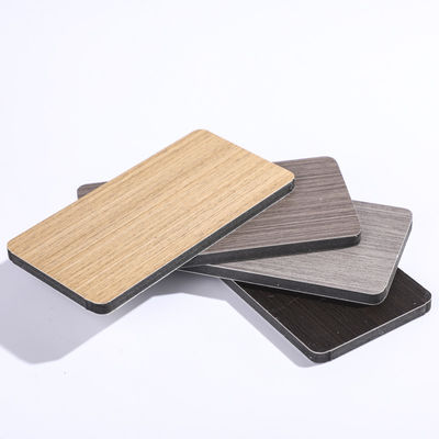 Tabela decorativa WPC com função impermeável e à prova de água