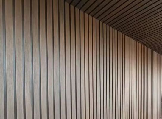 Moderno estilo de design interior de madeira plástico piso composto para instalações educacionais